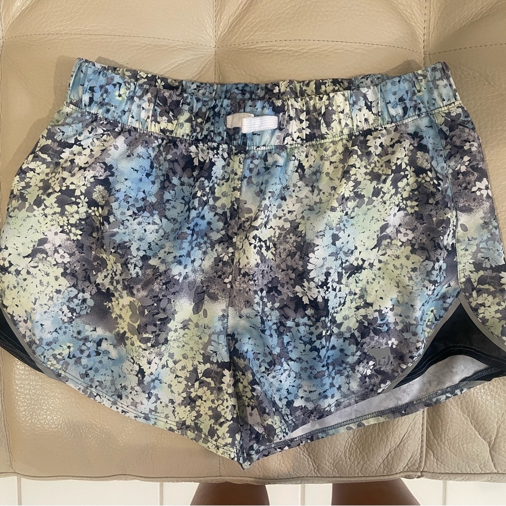 Girl’s Abercrombie active shorts